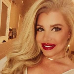 Meet your Posher, Star